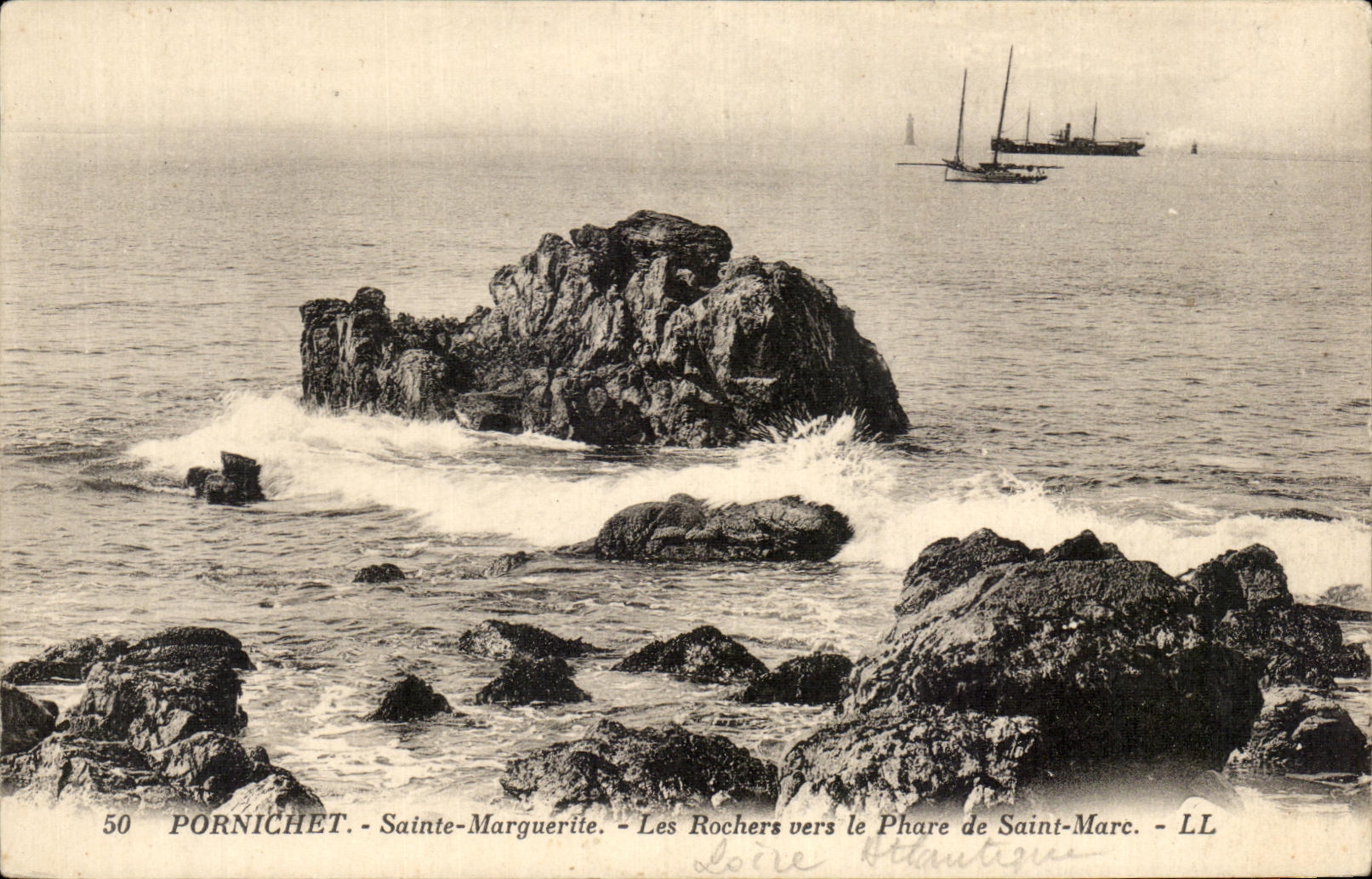 CPA Pornichet Sainte Marguerite Les Rochers vers le Phare de Saint Marc Lighthouse Bateaux