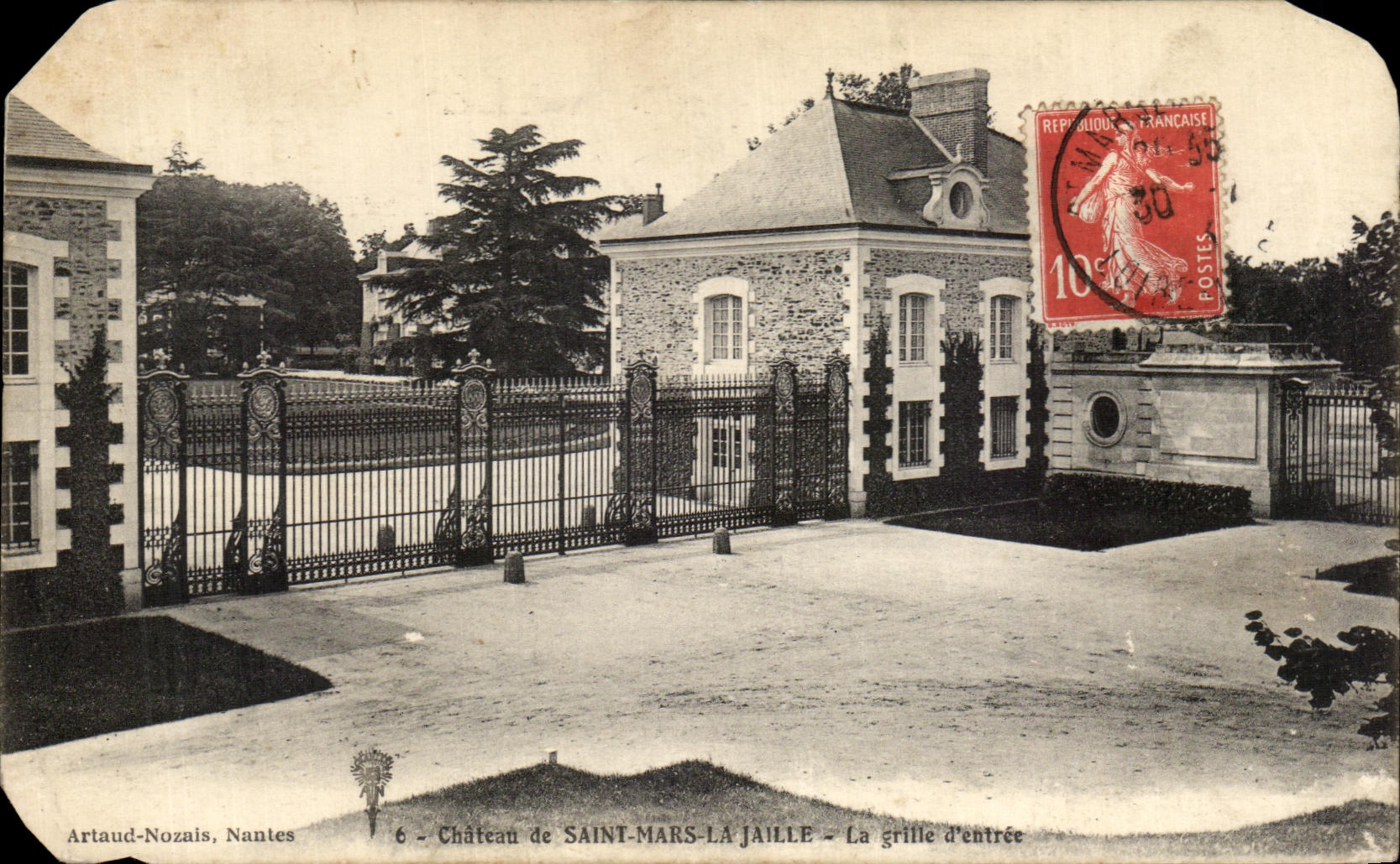 Château de SAINT-MARS-LA JAILLE — La grille d'entrée — Artaud-Nozais, Nantes