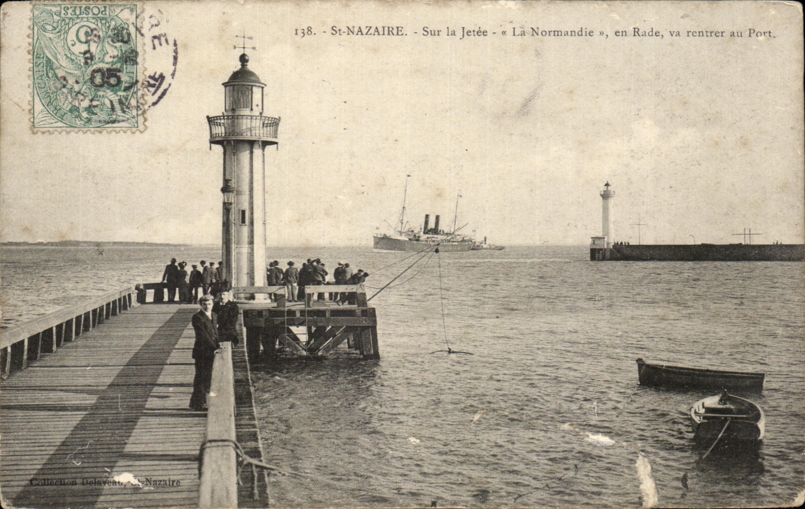 CPA St Nazaire Sur la Jetee La Normandie en Rade va rentrer au Port