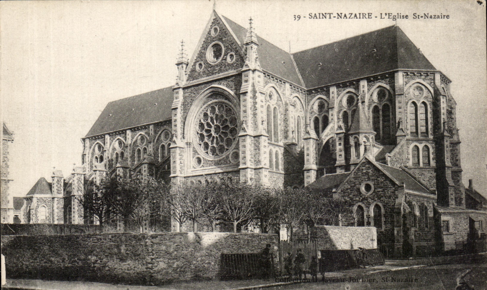 CPA Saint Nazaire L Eglise Saint Nazaire