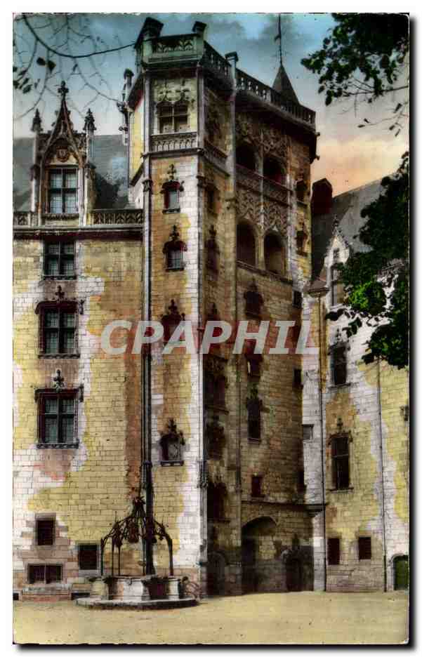 CPA Nantes Chateau des Ducs Le Puits