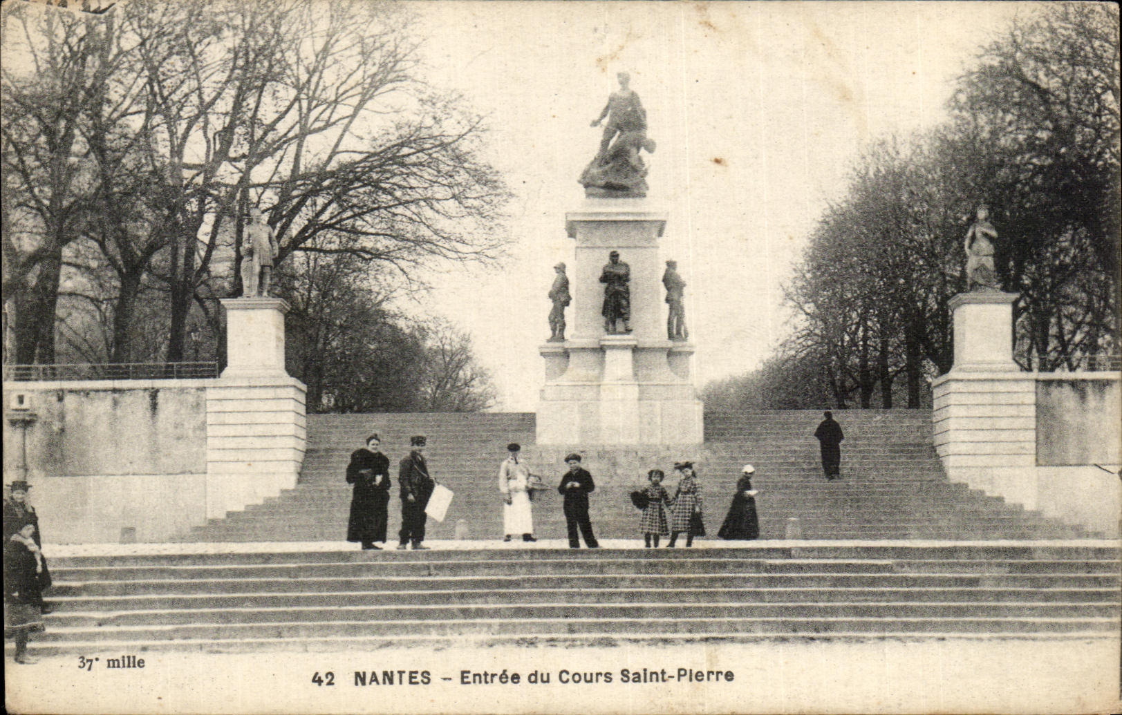 CPA Nantes Enree du Cours Saint Pierre