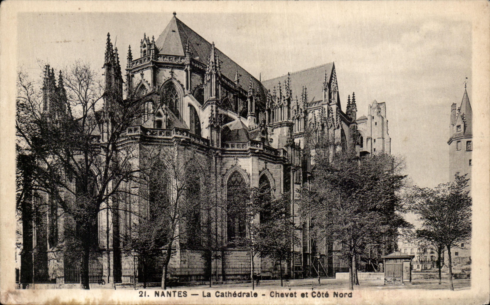 CPA Nantes La Cathedrale Chevet et Cote Nord