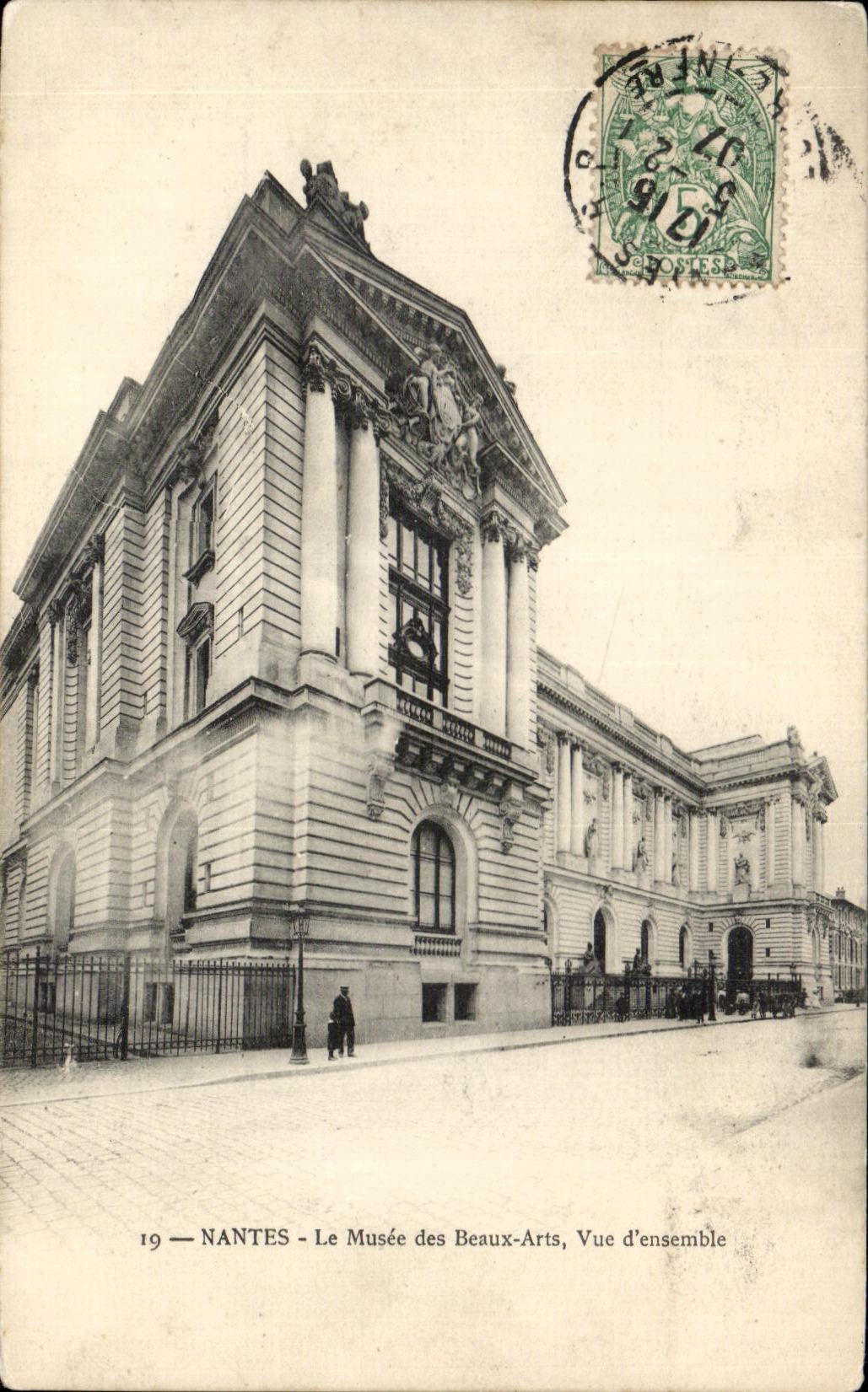 CPA Nantes Le musee des Beaux Arts Vue D ensemble