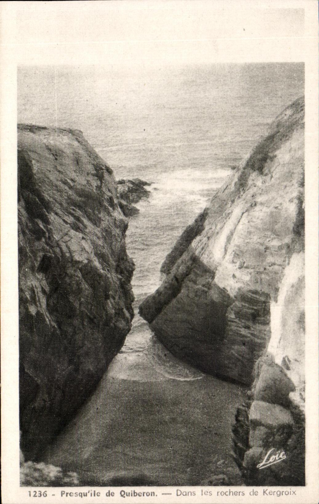 CPA Nantes Presquile de Quiberon Dans les Rochers