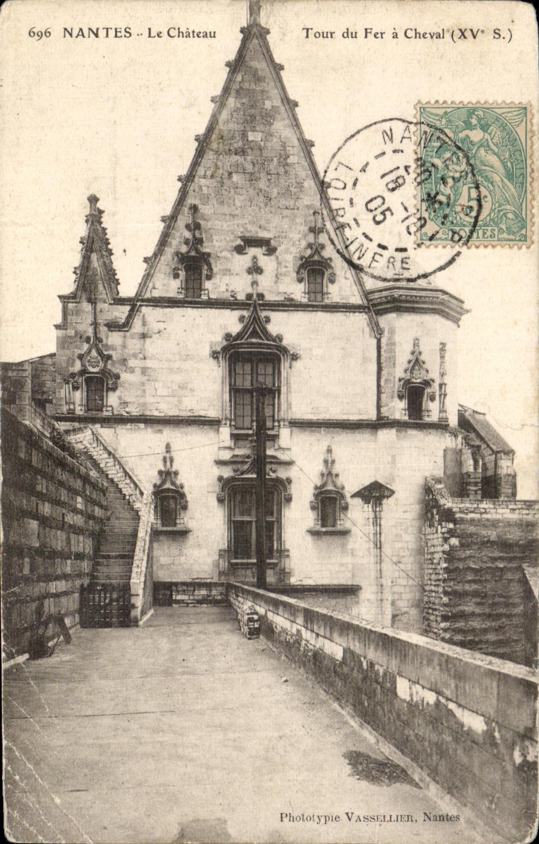CPA Nantes Le Chateau Tour du Fer a Cheval