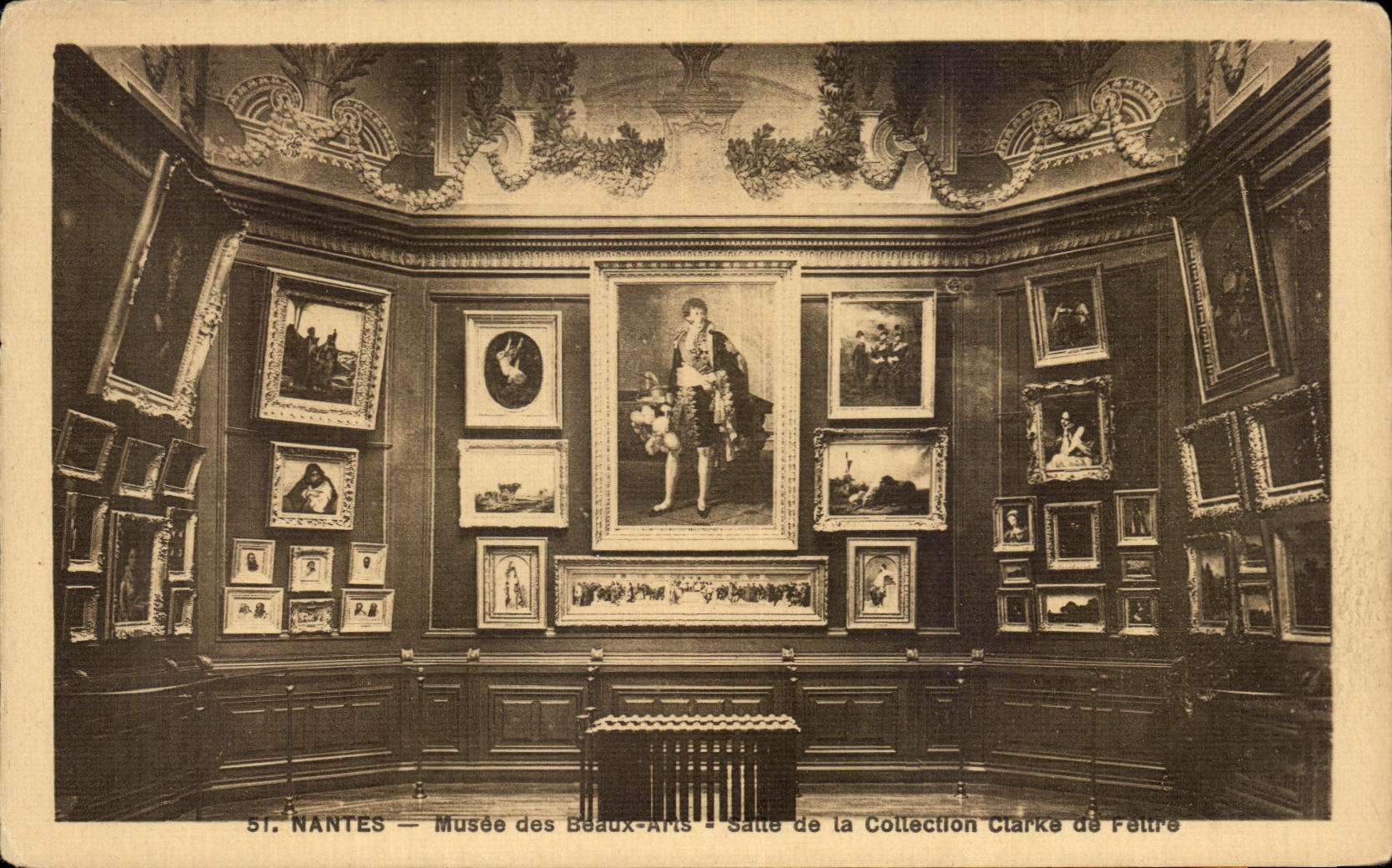 CPA Nantes Musee des Beaux Arts Salle de la Collection Clarke de Feltre