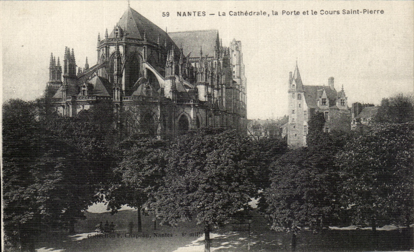 CPA Nantes La cathedrale La porte et le cours Saint Pierre 