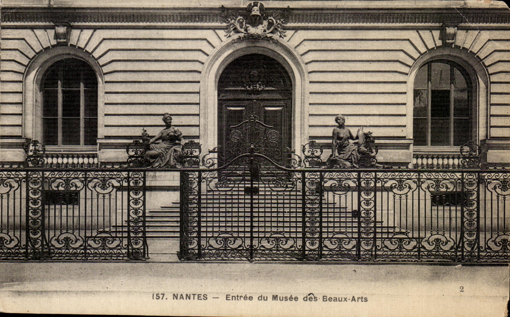 CPA Nantes Entree du Musee des Beaux arts
