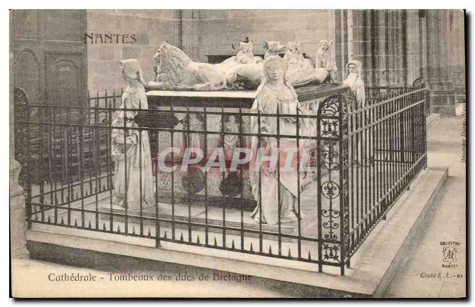 CPA Nantes Cathedrale Tombeaux des ducs de Bretagne Lion