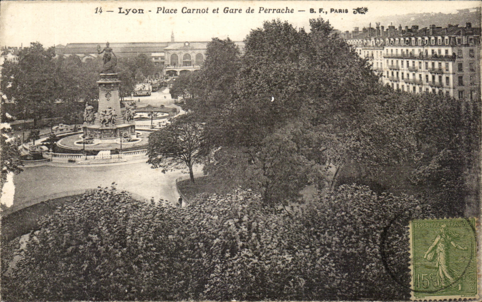CPA Lyon Place Carnot et Gare de Perrache