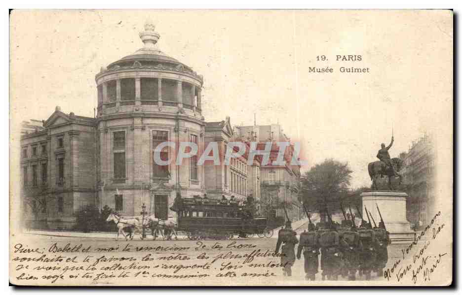 CPA Paris Musee Guimet Autobus Militaria 