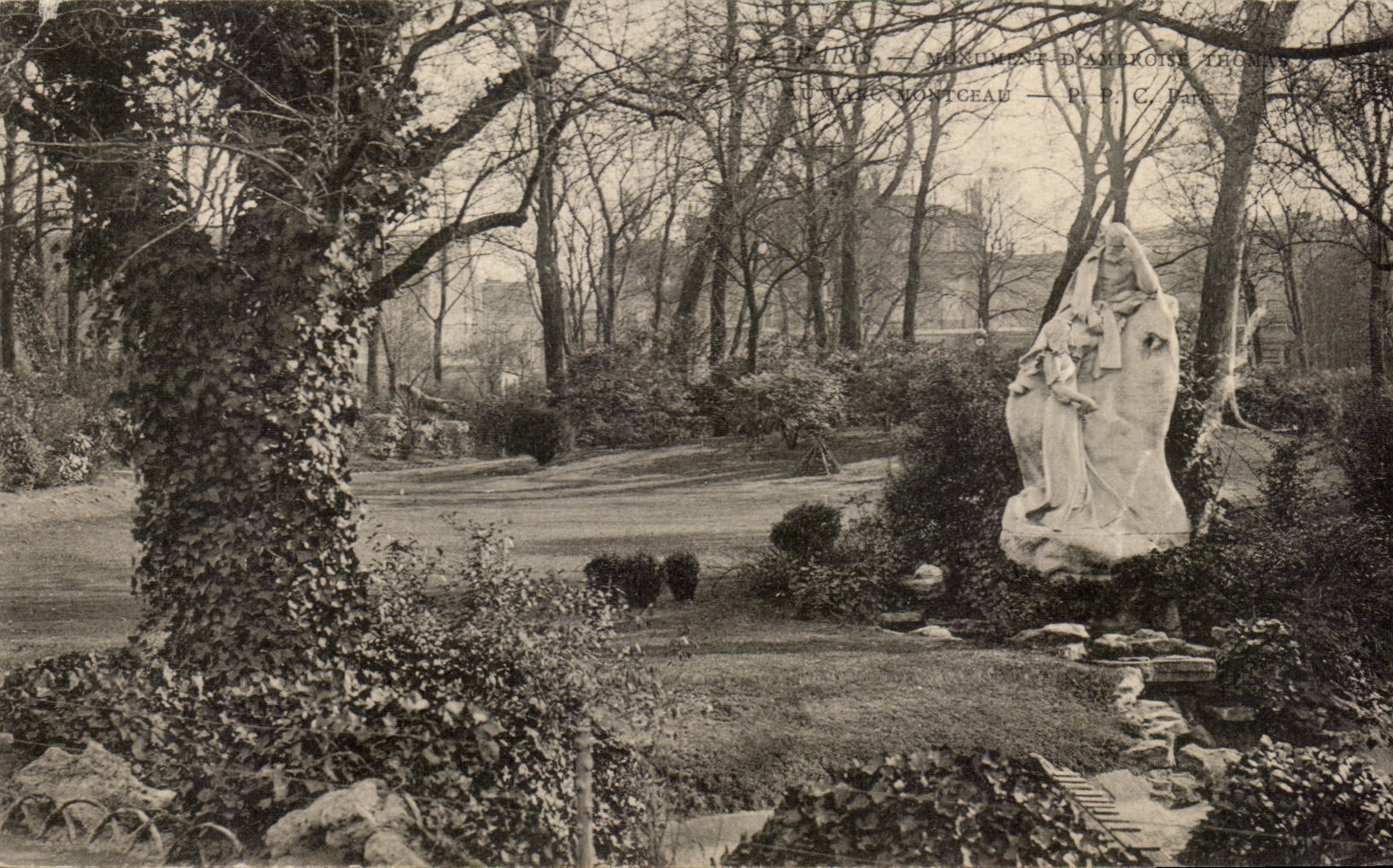 CPA Paris Monument d AMbroise Thomas Parc Monceau 