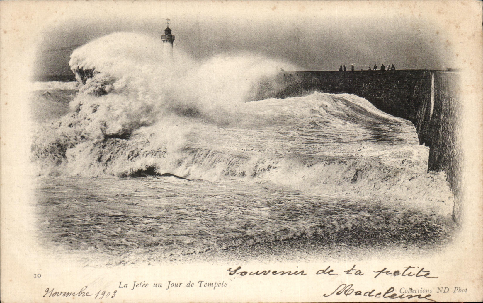 CPA Le Havre La Jetee un Jour de Tempete Phare 