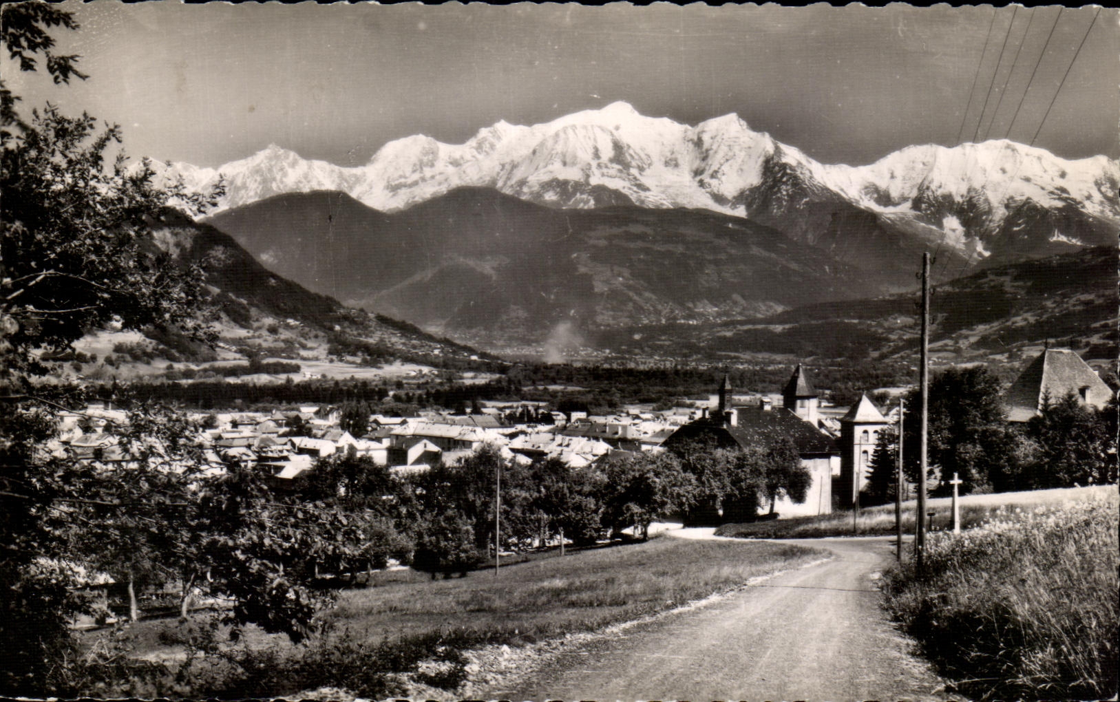Sallanches — Vue générale et Massif du Mont Blanc — Les Éditions de l'Économie