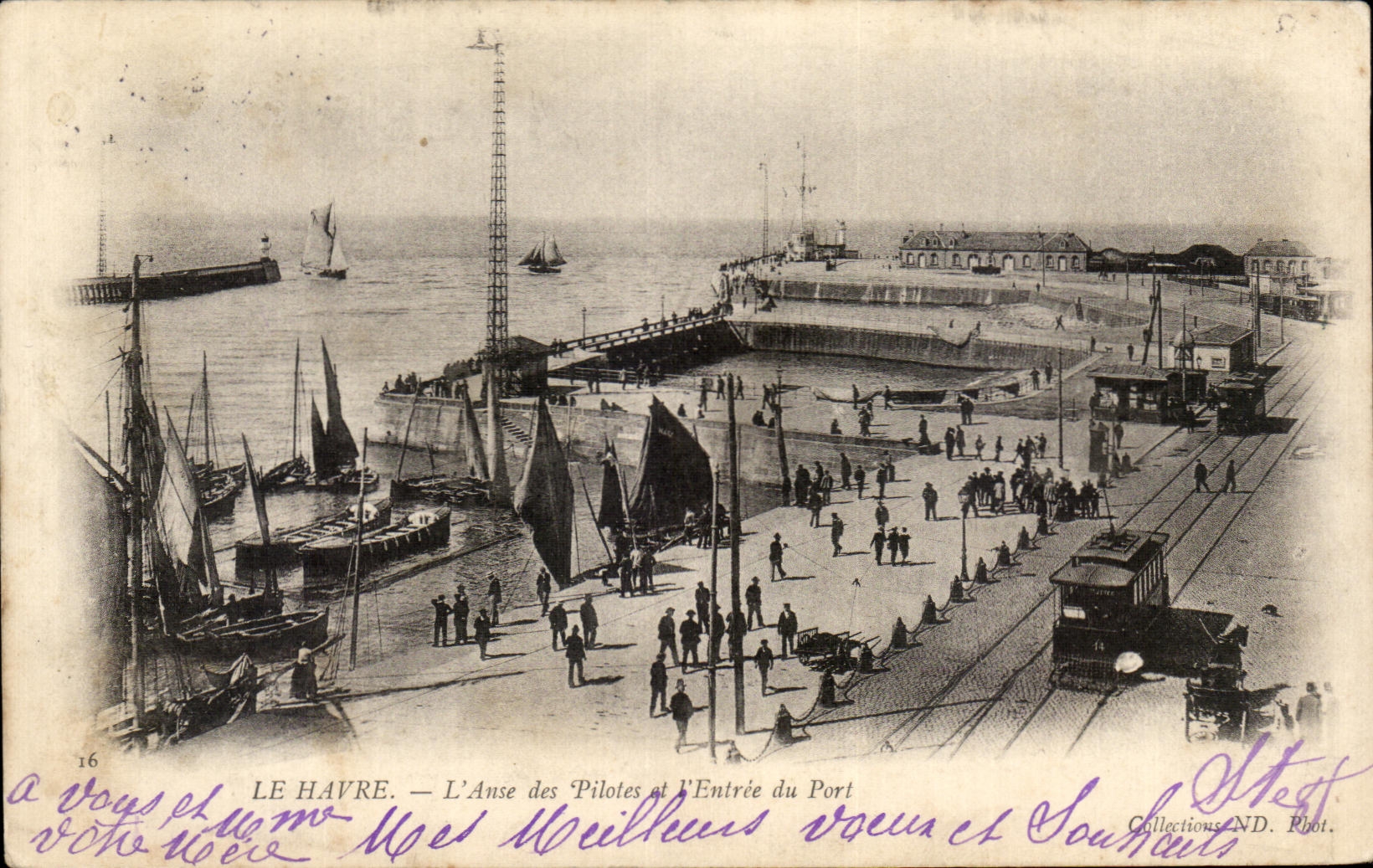 CPA Le Havre L Anse des Pilotes et L Entree du Port