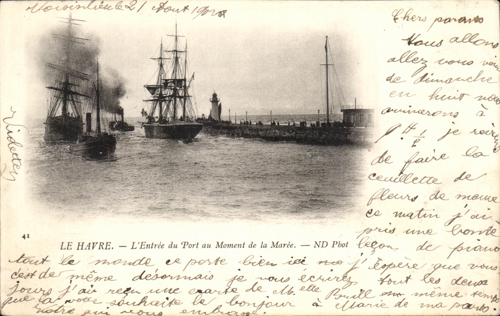 CPA Le Havre L Entree du Port au Moment de La Maree Bateau 