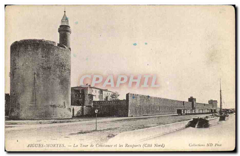 CPA Aigues Mortes La Tour de Constance et les Remparts