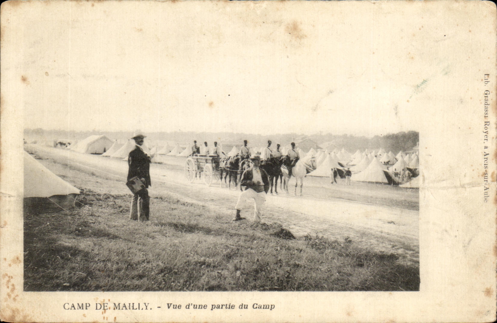 CPA Camp De Mailly Vue d une partie du Camp Militaria Cheval Horse