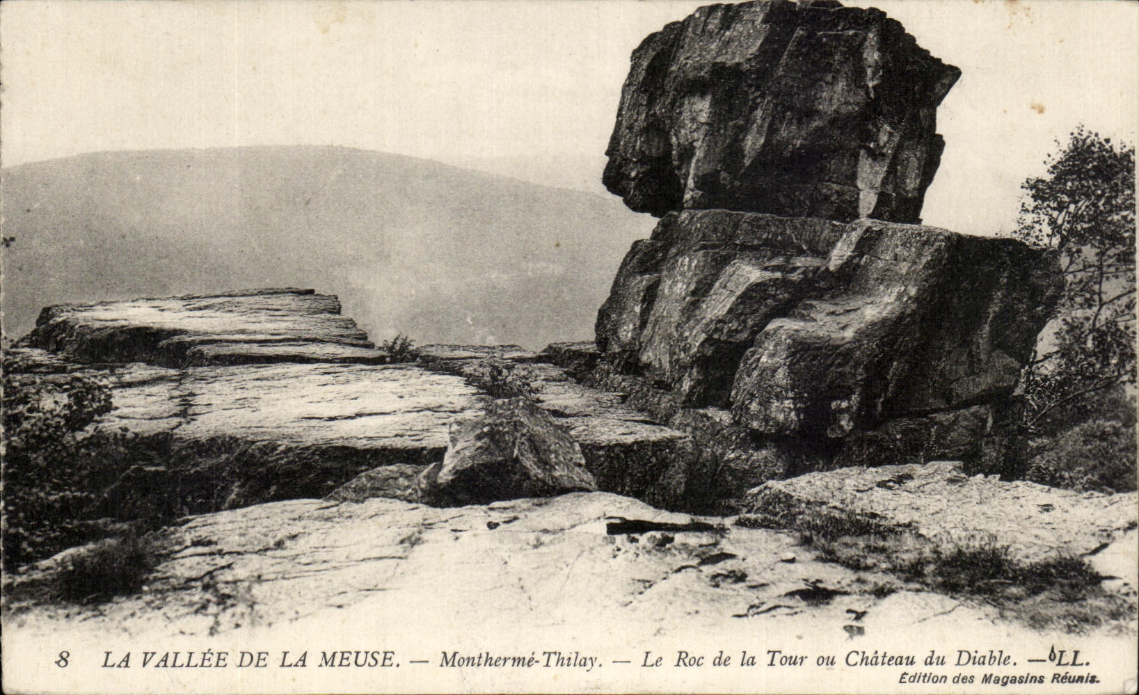 CPA La Vallee De La Meuse Montherme Thilay Le Roc de la Tour ou chateau du diable
