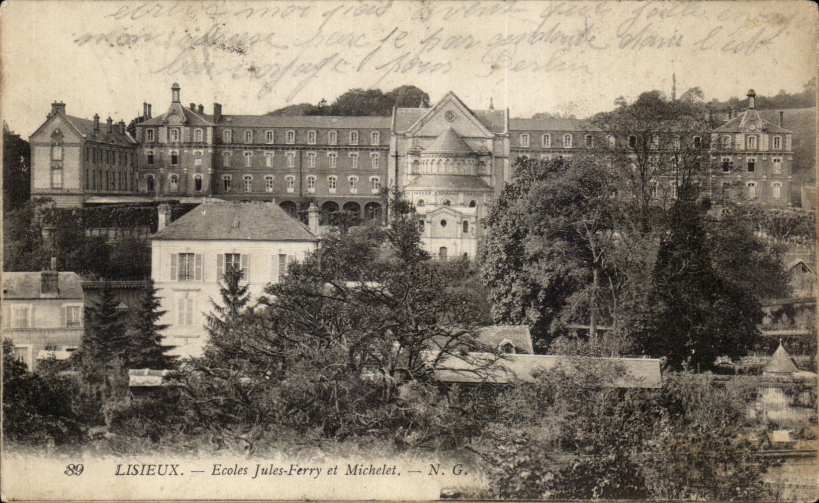 Lisieux — Écoles Jules-Ferry et Michelet — N. G.