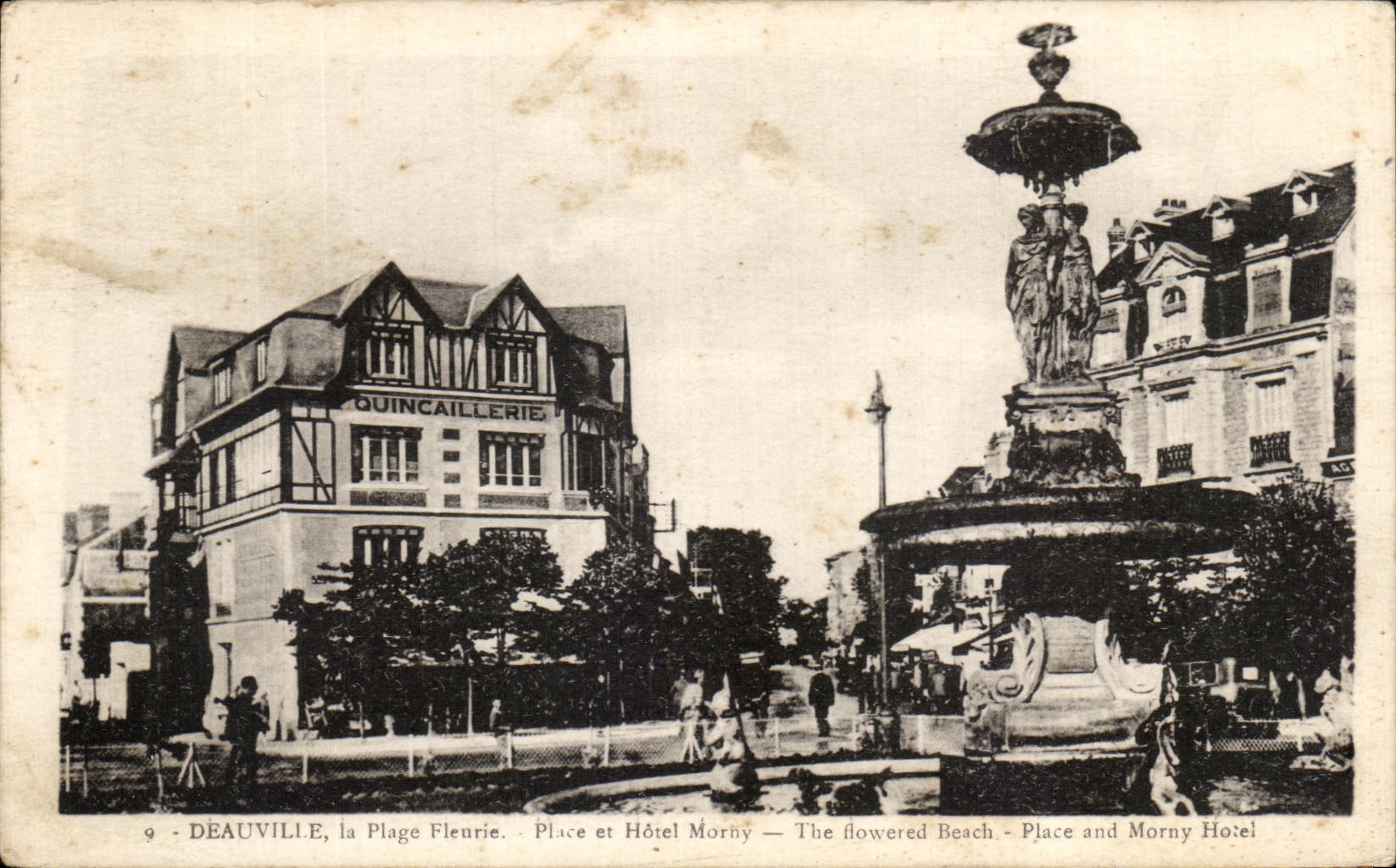 CPA Deauville la Plage Fleurie Place et Hotel Morny The ed Besch Place and Morny Quincaillerie 