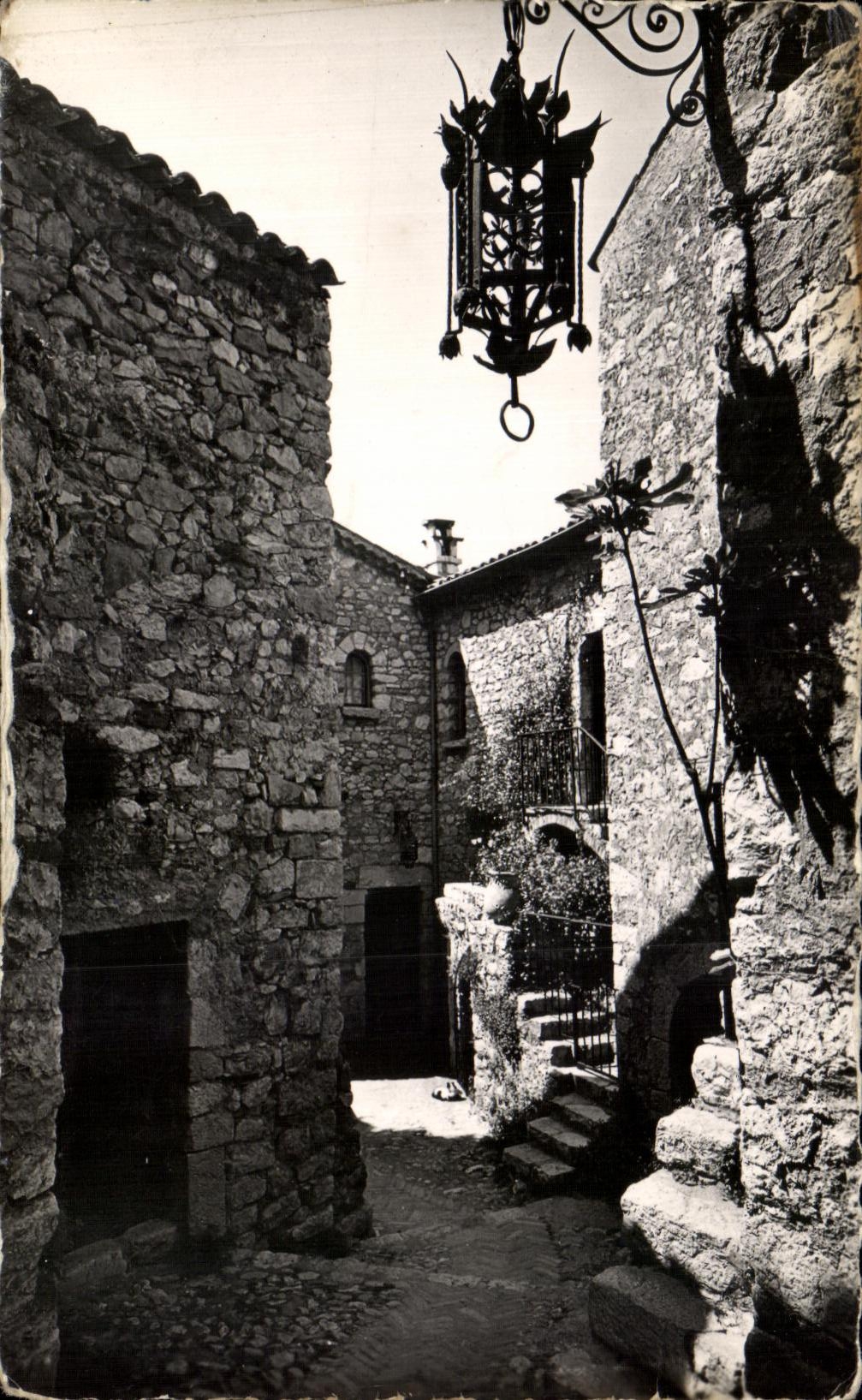 Eze-Village — Le Palais du Prince de Suède — Éditions S.E. Paris