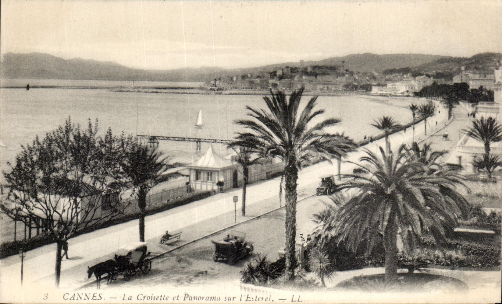CPA Cannes La Croisette et Panorama sur l Esterel