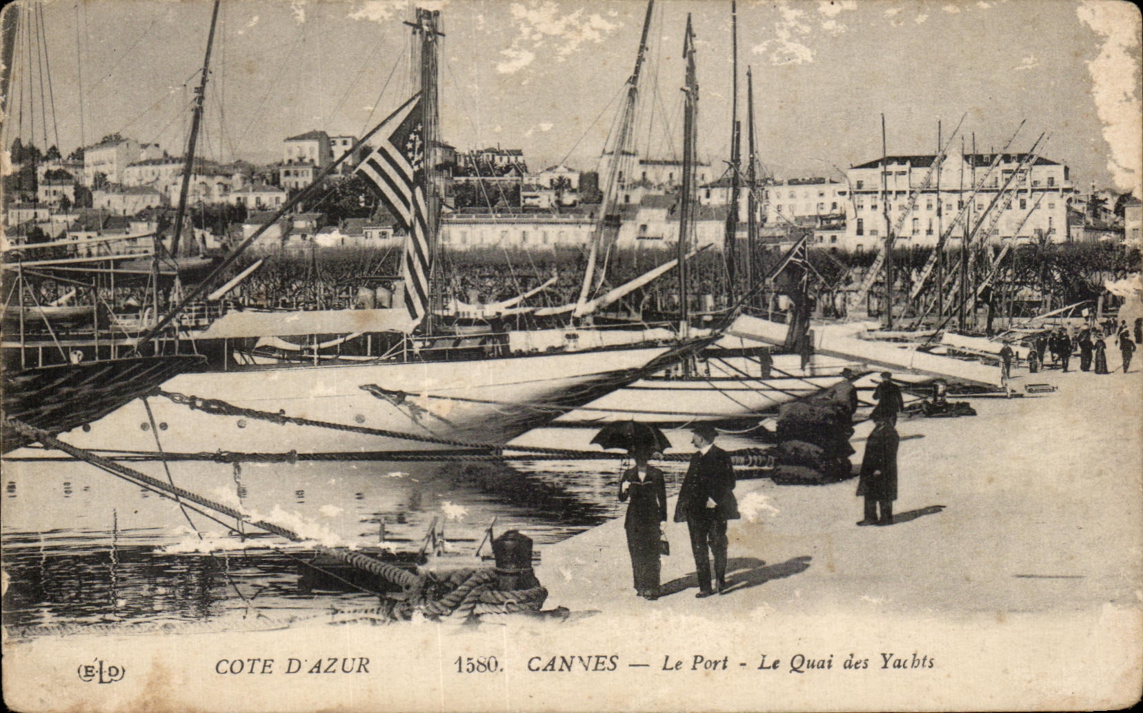 CPA Cote d Azur Cannes Le Port Le Quai des Yachts Bateaux