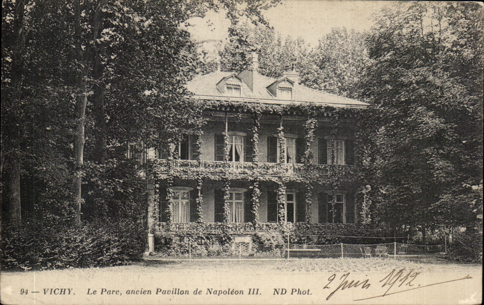 Vichy — Le Parc, ancien Pavillon de Napoléon III — ND Phot.