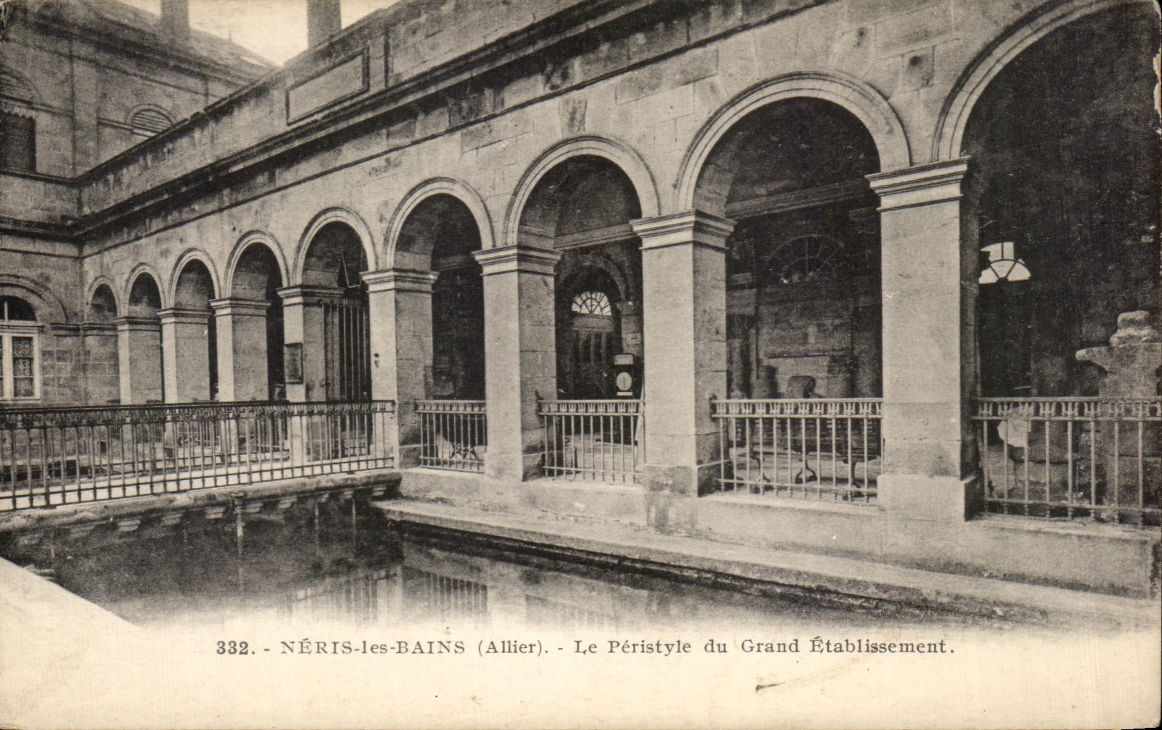 NÉRIS-les-BAINS (Allier) — Le Pérystyle du Grand Établissement — G. Chaumon, Montluçon
