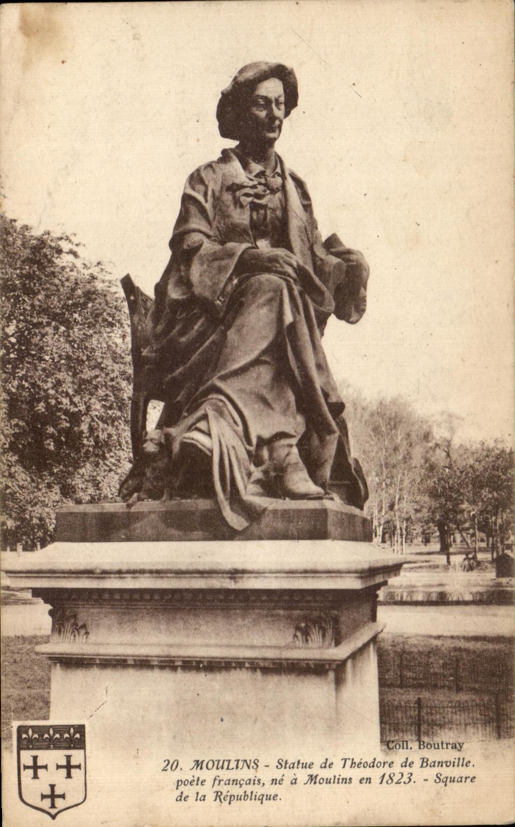CPA Moulins Statue de Theodore de Banville poete francais ne a Moulins en Square de la Republique
