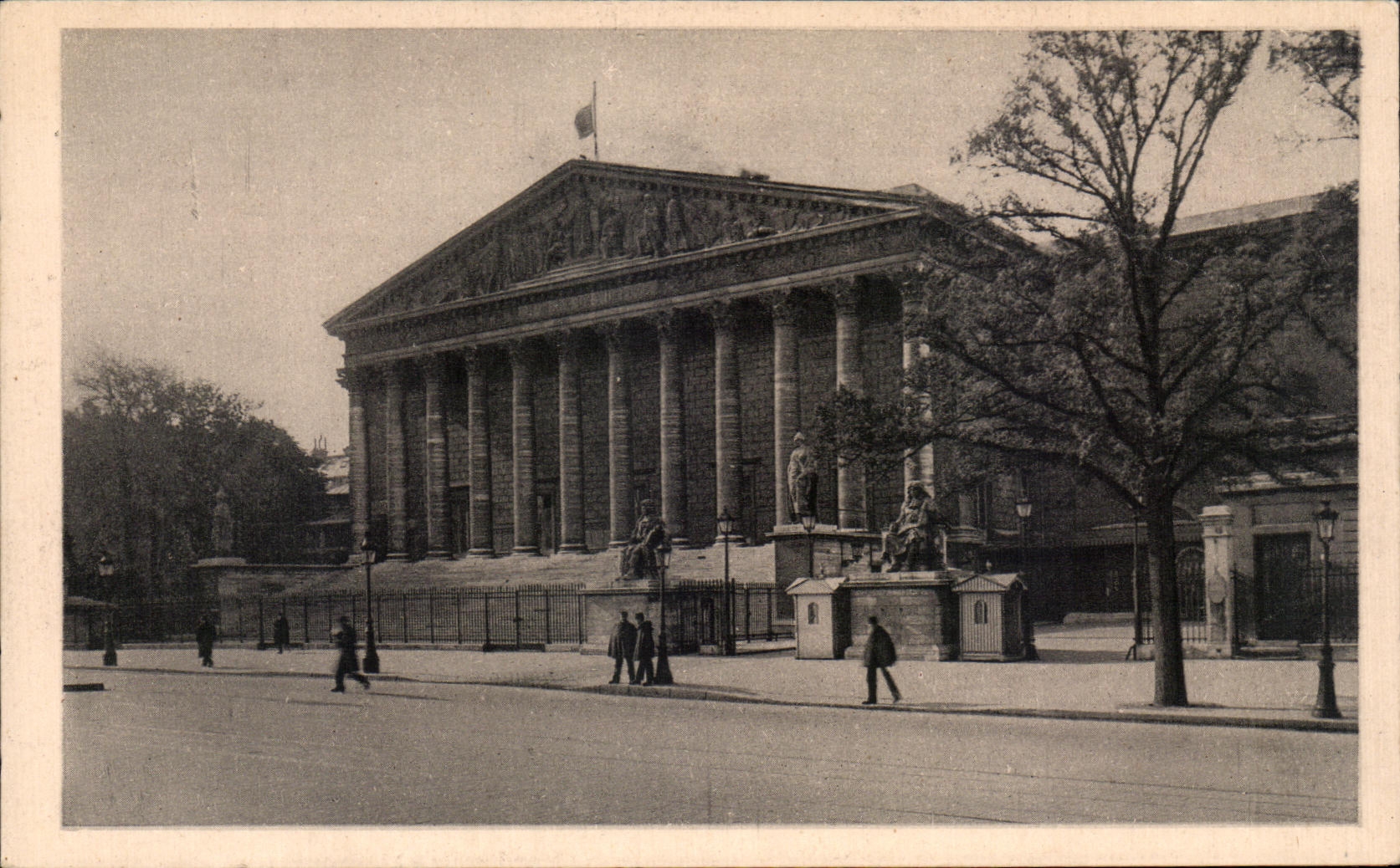 CPA Paris Assemblee Nationale 