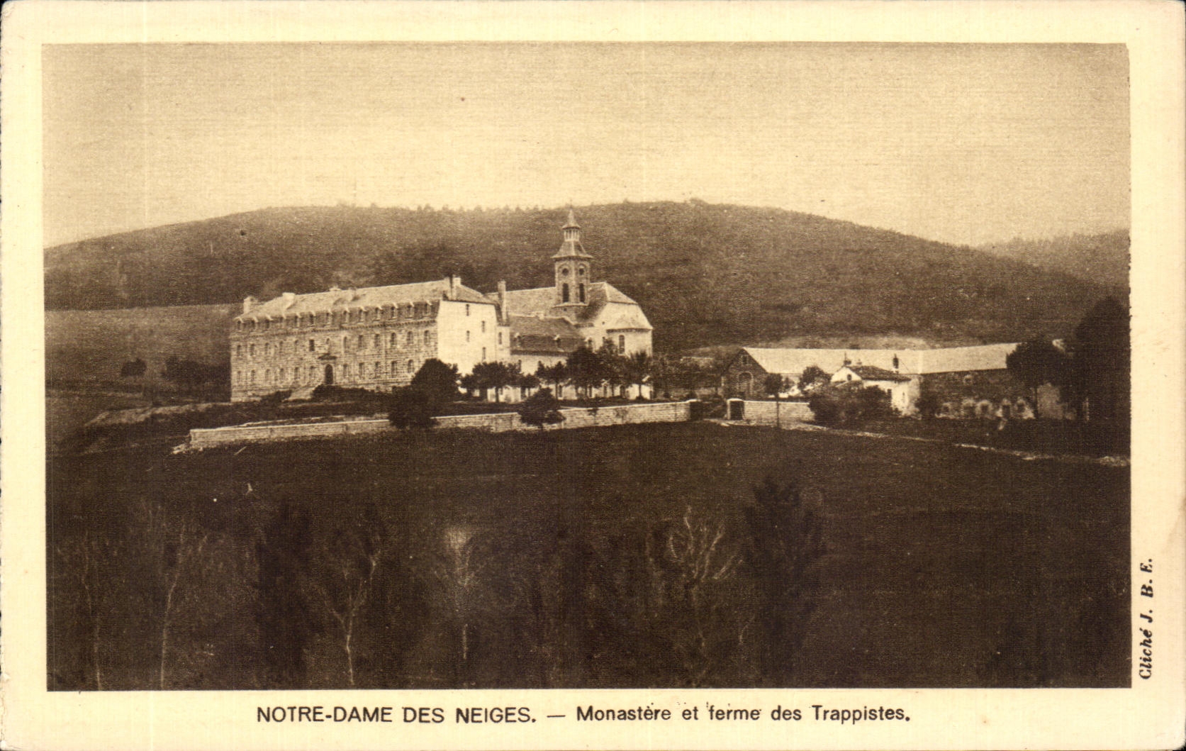 CPA Notre Dame Neiges Monastere et ferme des Trappistes