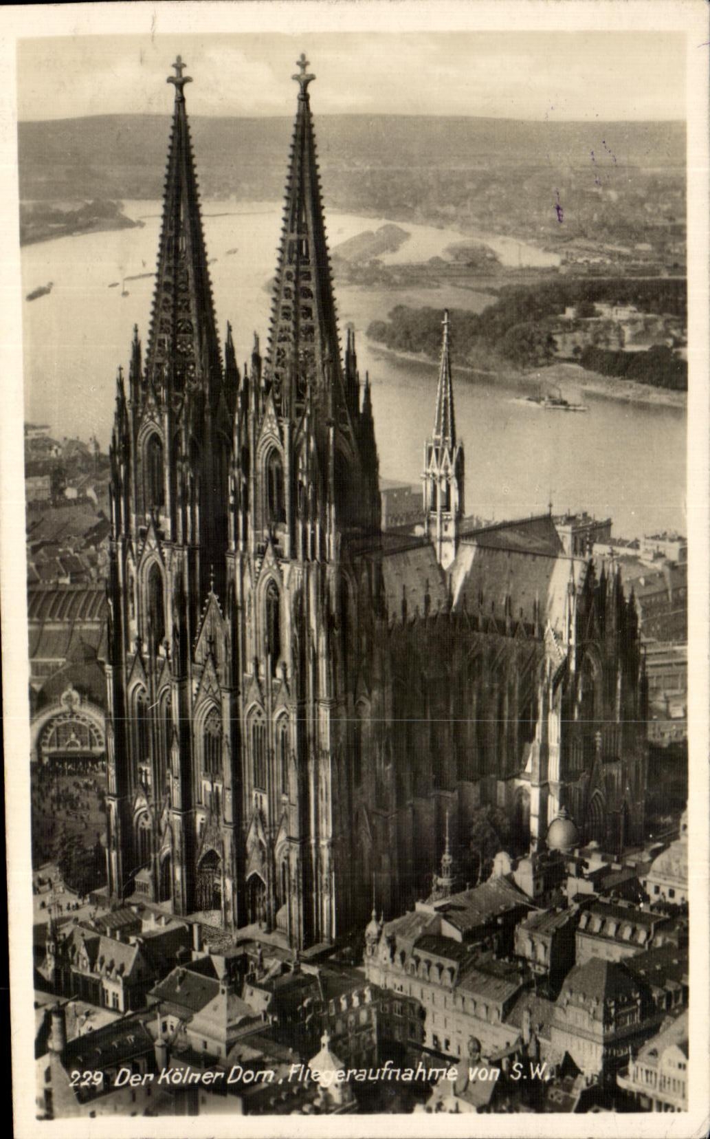 CPA Der Kolner Dorn Fliegeraufriahme von S W