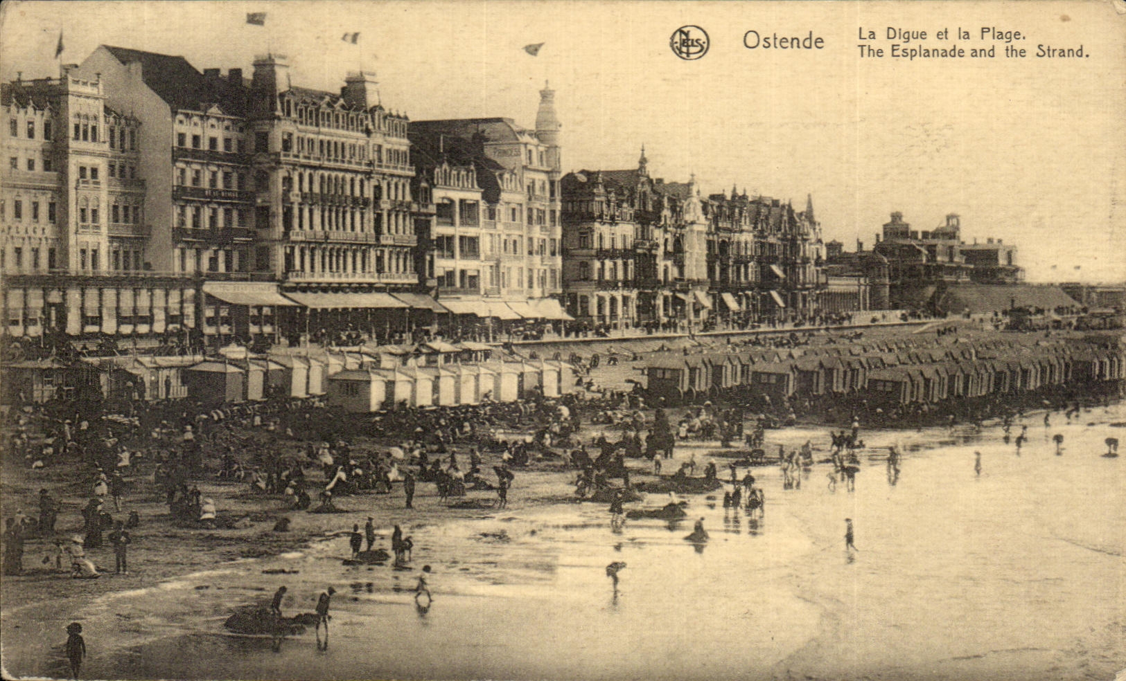 CPA Ostende La Digue et la Plage