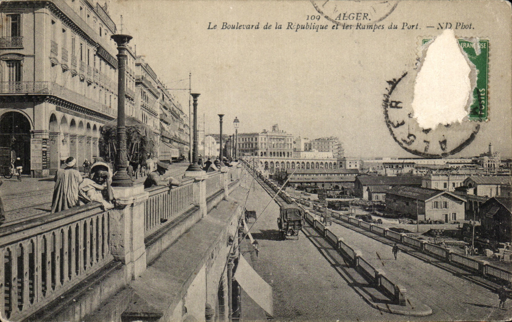 CPA Alger Le Boulevard de la Republique et les Rampes du Port