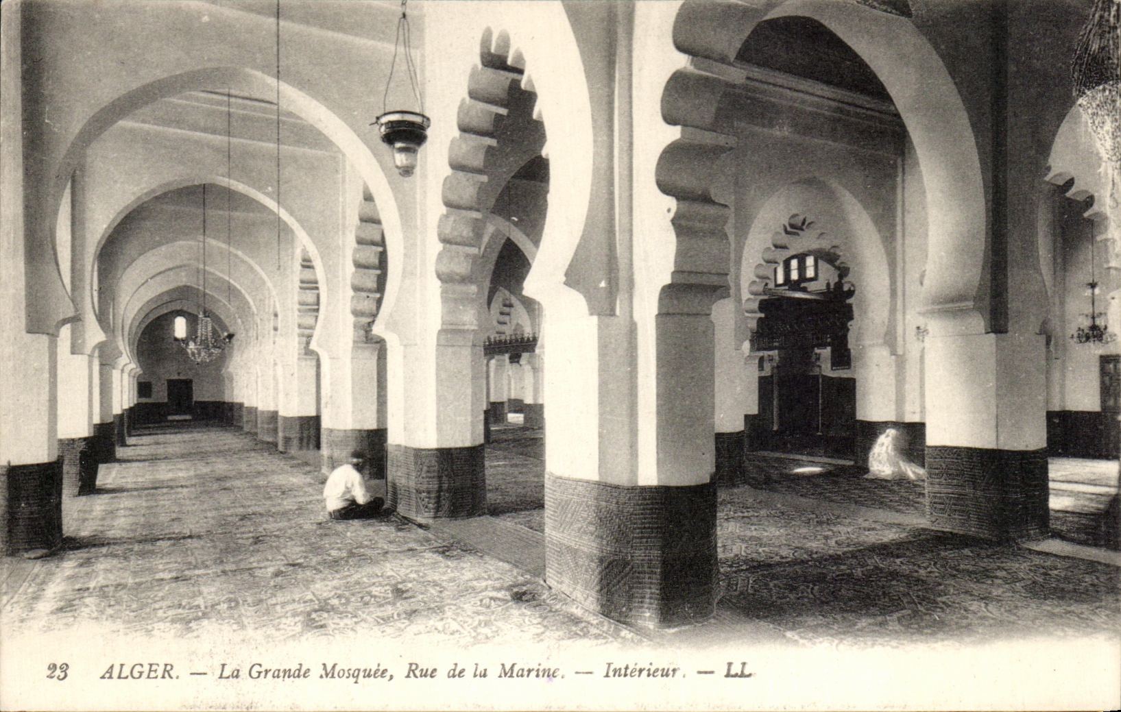 CPA Alger La Grande Mosquee Rue de la Marine Interieur