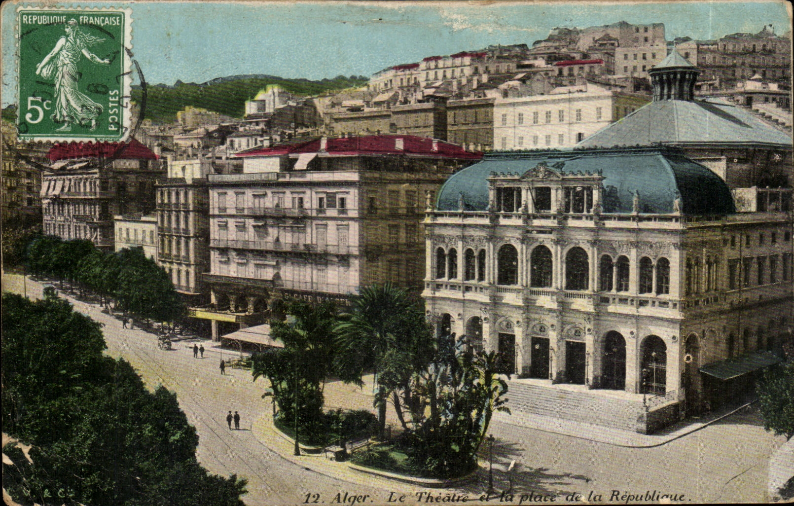 CPA Alger Le Theatre et la place de la Republiaue