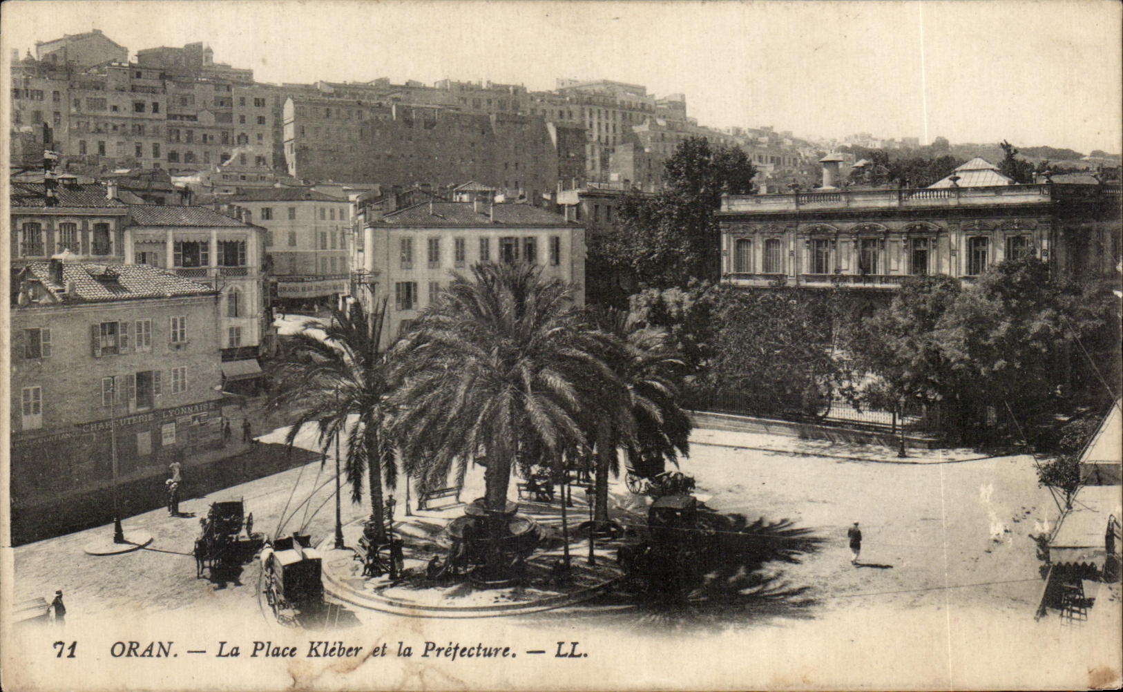 CPA Oran La Place Kleber et la Prefecture