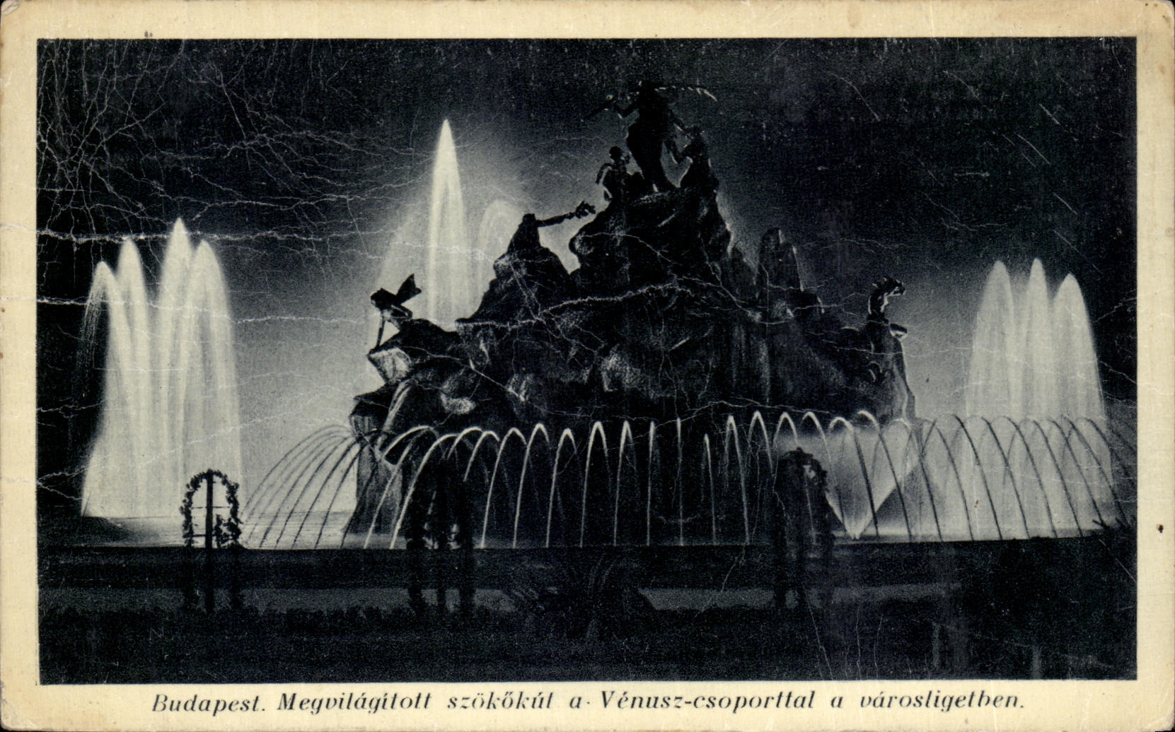 Budapest. Fontaine illuminée avec groupe de Vénus dans le parc de la ville — éditeur Karinnger, n° 310