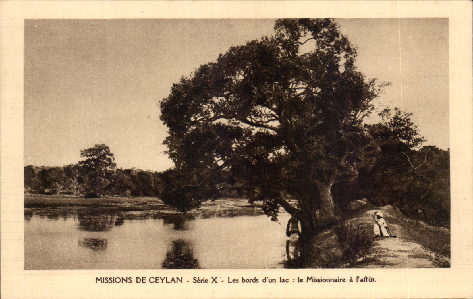 CPA Missions De Ceylan Serie X Les bords d un lac le Missionnaire a l affut Ceylon Ceylan Sri Lanka