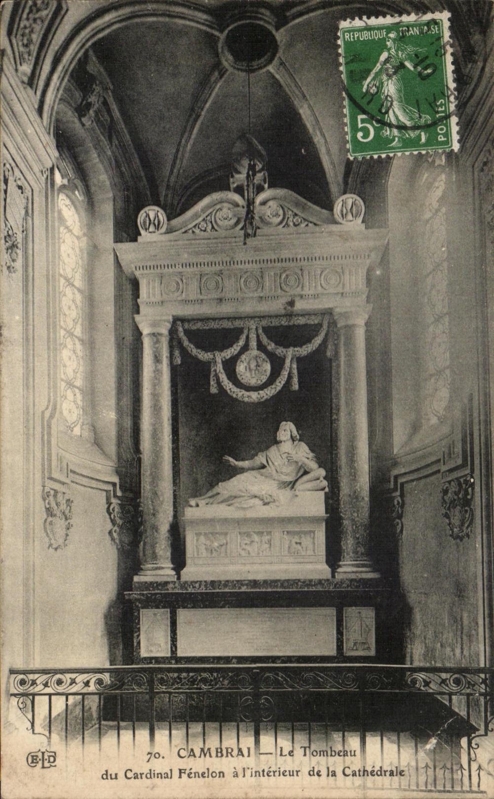 CPA Cambrai Le Tombeau du Cardinal Fenelon a I interieur de la Cathedrale