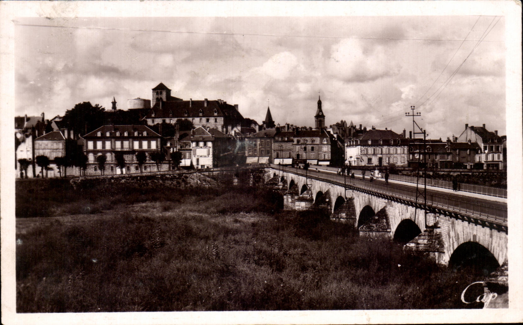 CPA Decize Pont sur la vieille Loire