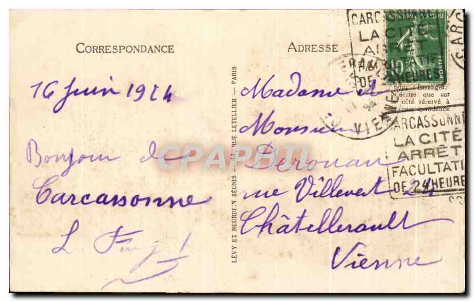 CPA Carcassonne Interieur des Remparts et le Theatre — Verso
