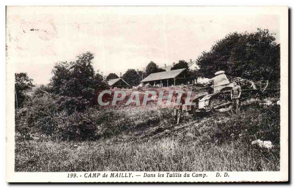 CPA Camp de Mailly Dans les Taillis du Camp Tank Militaria 