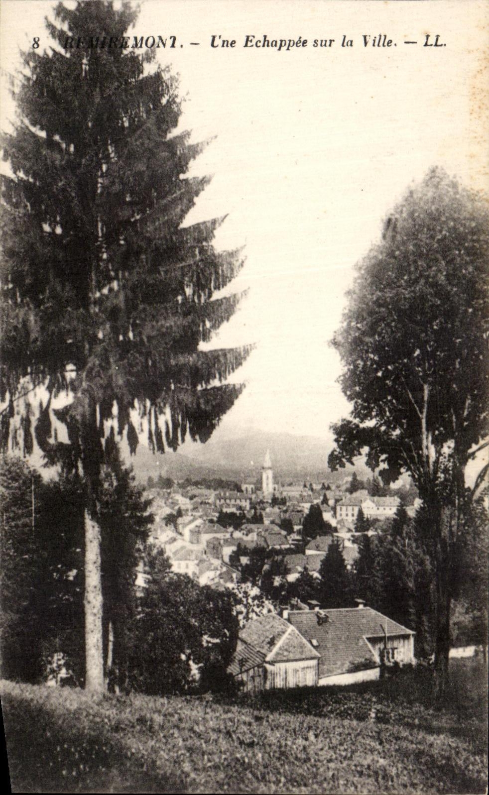 CPA Une Echappee sur la Ville Remiremont 
