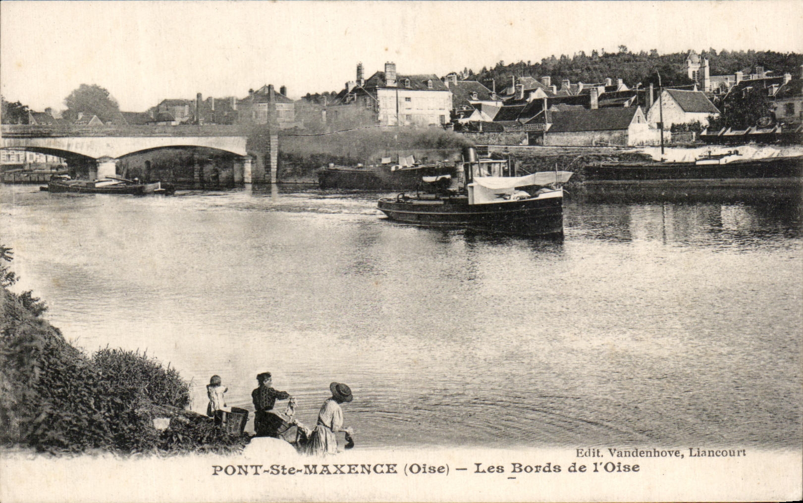 CPA Pont Ste Maxence Les Bords de I Oise Bateau Lavandieres