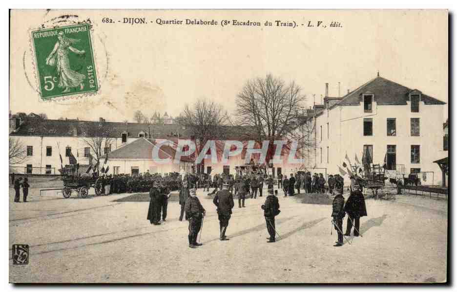 Dijon - Quartier Delaborde (8e Escadron du Train) - L. V., édit.