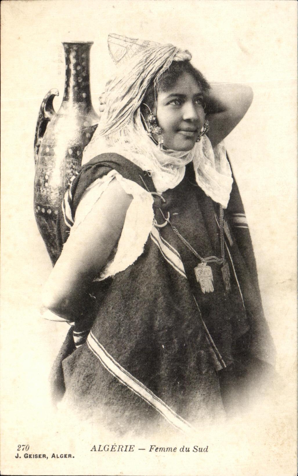 CPA Algerie Femme du Sud Folklore Costume